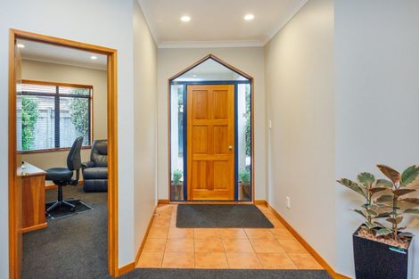 Photo of property in 3 Balmoral Drive, Terrace End, Palmerston North, 4410