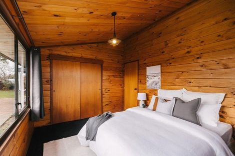 Photo of property in 12 Suzanne Grove, Kelvin Grove, Palmerston North, 4414