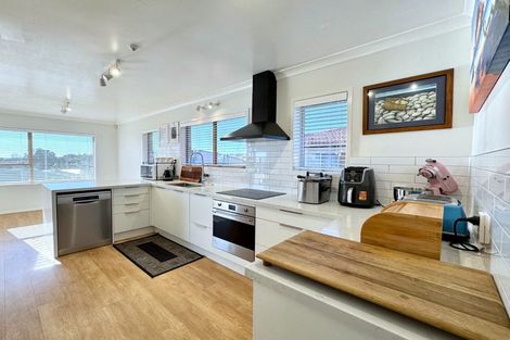 Photo of property in 3/26 Grande Vue Road, Hillpark, Auckland, 2102