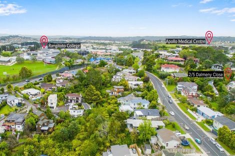 Photo of property in 2/5 Dalmeny Close, Murrays Bay, Auckland, 0630