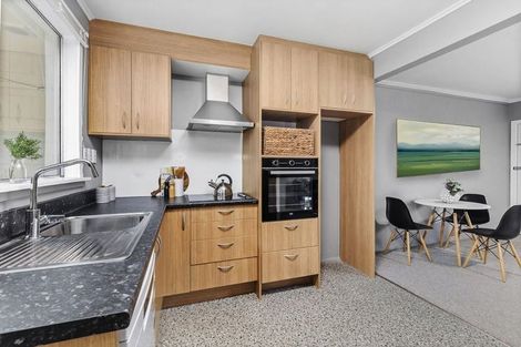 Photo of property in 2/246 Main Road, Tawa, Wellington, 5028