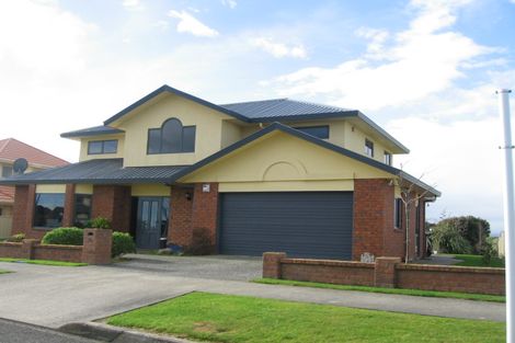 Photo of property in 25 Ruapehu Drive, Fitzherbert, Palmerston North, 4410