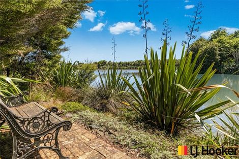 Photo of property in 98 Bushlake Way, Kingseat, Papakura, 2580