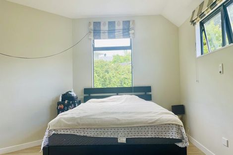 Photo of property in 12a Redwood Avenue, Tawa, Wellington, 5028