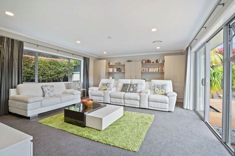 Photo of property in 15 Falstaff Place, Half Moon Bay, Auckland, 2012