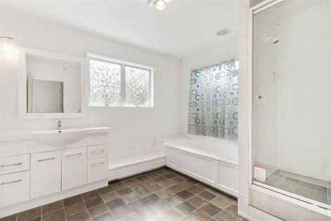 Photo of property in 3a Balmain Road, Birkenhead, Auckland, 0626