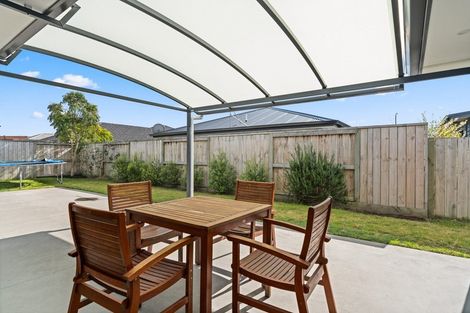 Photo of property in 10 Ponga Place, Papamoa Beach, Papamoa, 3118