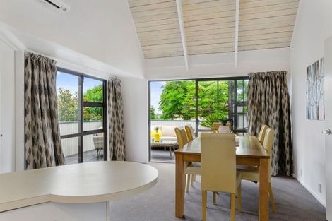 Photo of property in 1/131 Carlisle Road, Northcross, Auckland, 0632