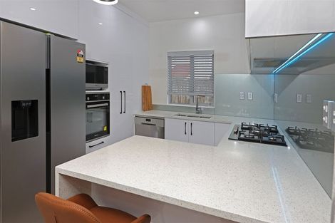 Photo of property in 43c Border Road, Henderson, Auckland, 0612