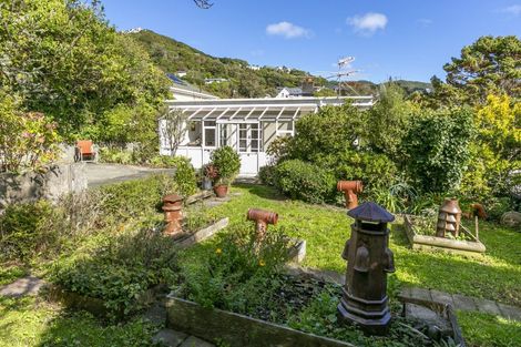 Photo of property in 25 Burrows Avenue, Karori, Wellington, 6012