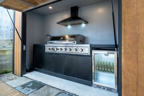 Photo of property in 23 Reserva Crescent, Kumeu, 0810