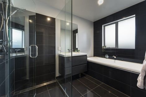 Photo of property in 14 Magnetic Place, Cromwell, 9310