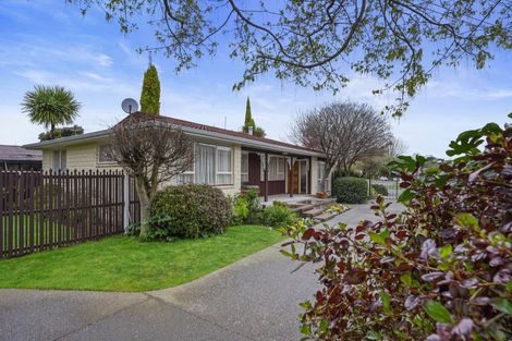 Photo of property in 28 Ambleside Drive, Burnside, Christchurch, 8053