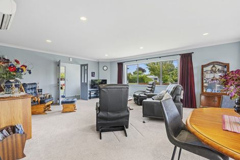 Photo of property in 3 Mahoe Street, Strandon, New Plymouth, 4312