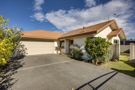 Photo of property in 54 Neeve Road, Taradale, Napier, 4112