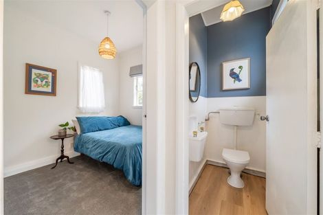 Photo of property in 6 Onehuka Road, Tirohanga, Lower Hutt, 5010