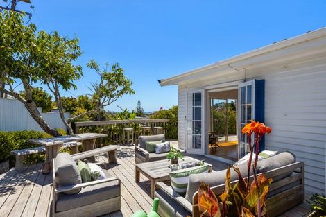 Photo of property in 1/46 Matipo Road, Mairangi Bay, Auckland, 0630