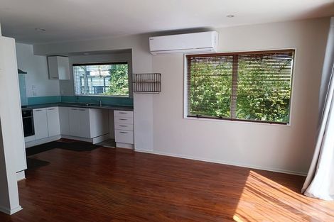 Photo of property in 1 Jay Court, Botany Downs, Auckland, 2010
