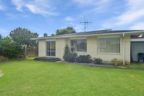 Photo of property in 8 Winiata Place, Otaki, 5512