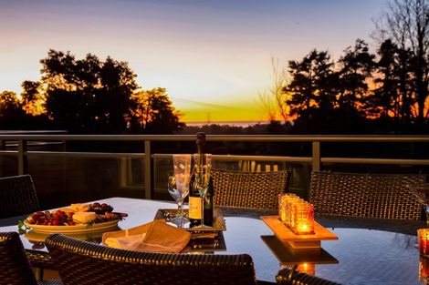 Photo of property in 331 Barrett Road, Omata, New Plymouth, 4374