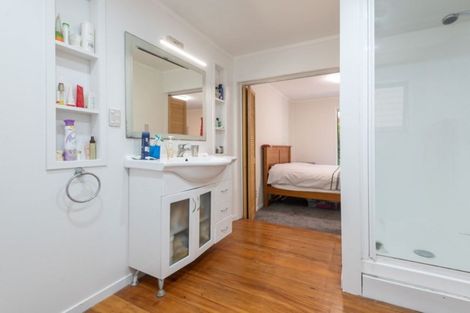 Photo of property in 39a Evelyn Road, Cockle Bay, Auckland, 2014