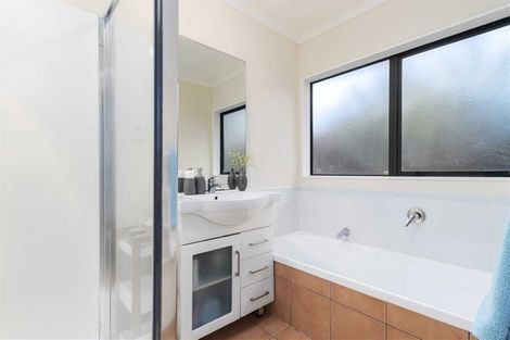 Photo of property in 6 Edingale Court, Flat Bush, Auckland, 2019