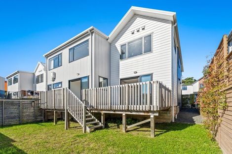 Photo of property in 17 Seafarer Crescent, Stanmore Bay, Whangaparaoa, 0932