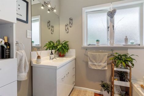 Photo of property in 13 Manse Road, Pahurehure, Papakura, 2113