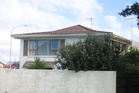 Photo of property in 3/1 West Hoe Road, Orewa, 0931