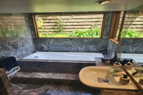 Photo of property in 21a Parr Terrace, Castor Bay, Auckland, 0620