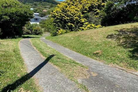 Photo of property in 37 Ranui Terrace, Tawa, Wellington, 5028