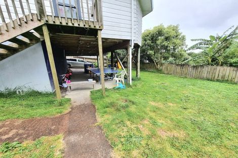 Photo of property in 3/21 Te Atatu Road, Te Atatu South, Auckland, 0610
