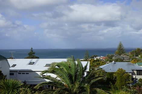 Photo of property in 2a Korotaha Terrace, Rothesay Bay, Auckland, 0630