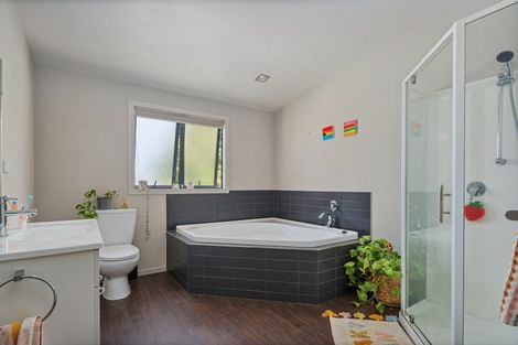 Photo of property in 5 Rena Place, Whitianga, 3510