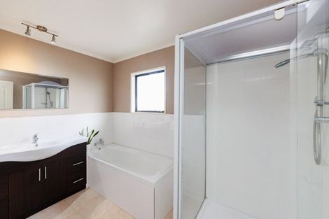 Photo of property in 50 Kentucky Way, Awapuni, Palmerston North, 4412