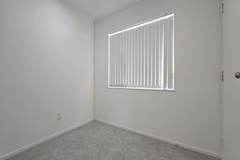 Photo of property in 28 Robert Ross Place, Clendon Park, Auckland, 2103