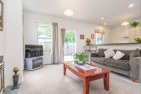 Photo of property in 12 Fletcher Way, Arrowtown, 9302