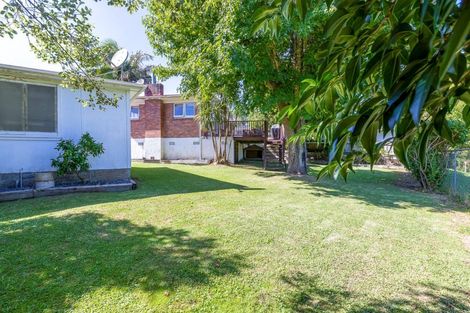 Photo of property in 52 Sylvan Crescent, Te Atatu South, Auckland, 0610