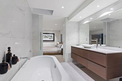 Photo of property in 15 The Strand, Takapuna, Auckland, 0622