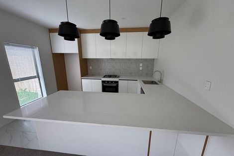 Photo of property in 14 Medallion Drive, Oteha, Auckland, 0632