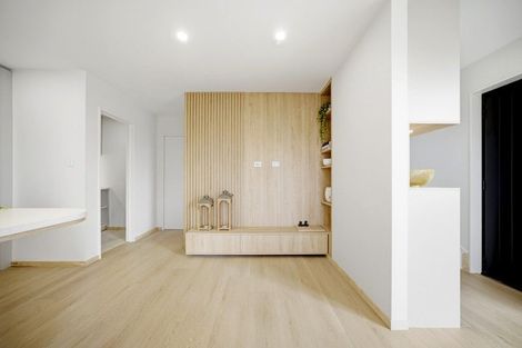 Photo of property in 10 Tusac Place, Totara Vale, Auckland, 0627