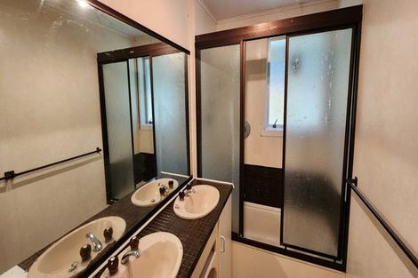 Photo of property in 14a Brixham Place, Merrilands, New Plymouth, 4312