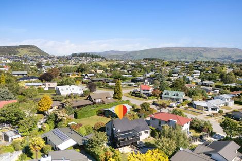 Photo of property in 32a Hunter Crescent, Wanaka, 9305