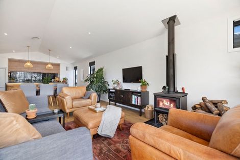 Photo of property in 12 Howden Drive, Jacks Point, 9371