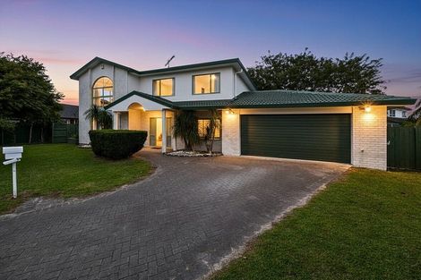 Photo of property in 16 Cumbrian Place, Conifer Grove, Takanini, 2112