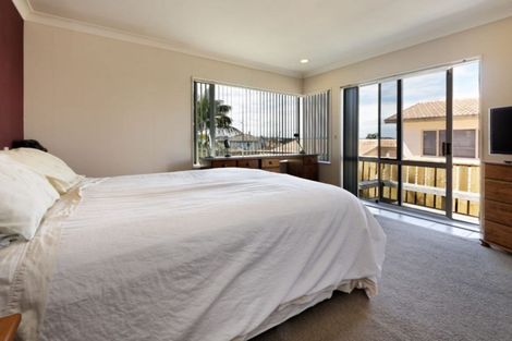 Photo of property in 26 Tornado Place, West Harbour, Auckland, 0618