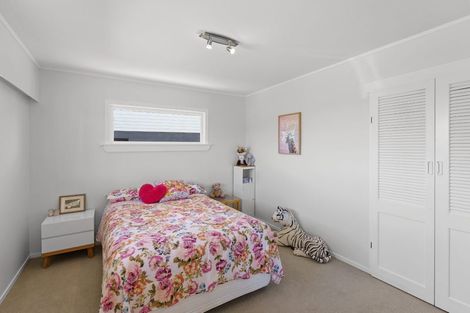 Photo of property in 11 Makora Road, Otaihanga, Paraparaumu, 5036