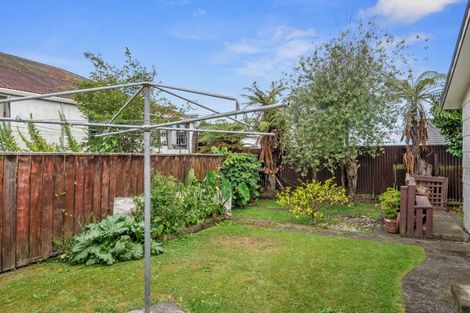 Photo of property in 40 Saint Annes Street, Levin, 5510