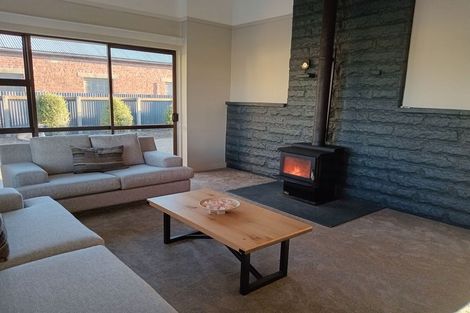 Photo of property in 100 High Street, Waimate, 7924