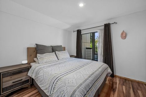 Photo of property in 1/23 Fields Parade, Oteha, Auckland, 0632